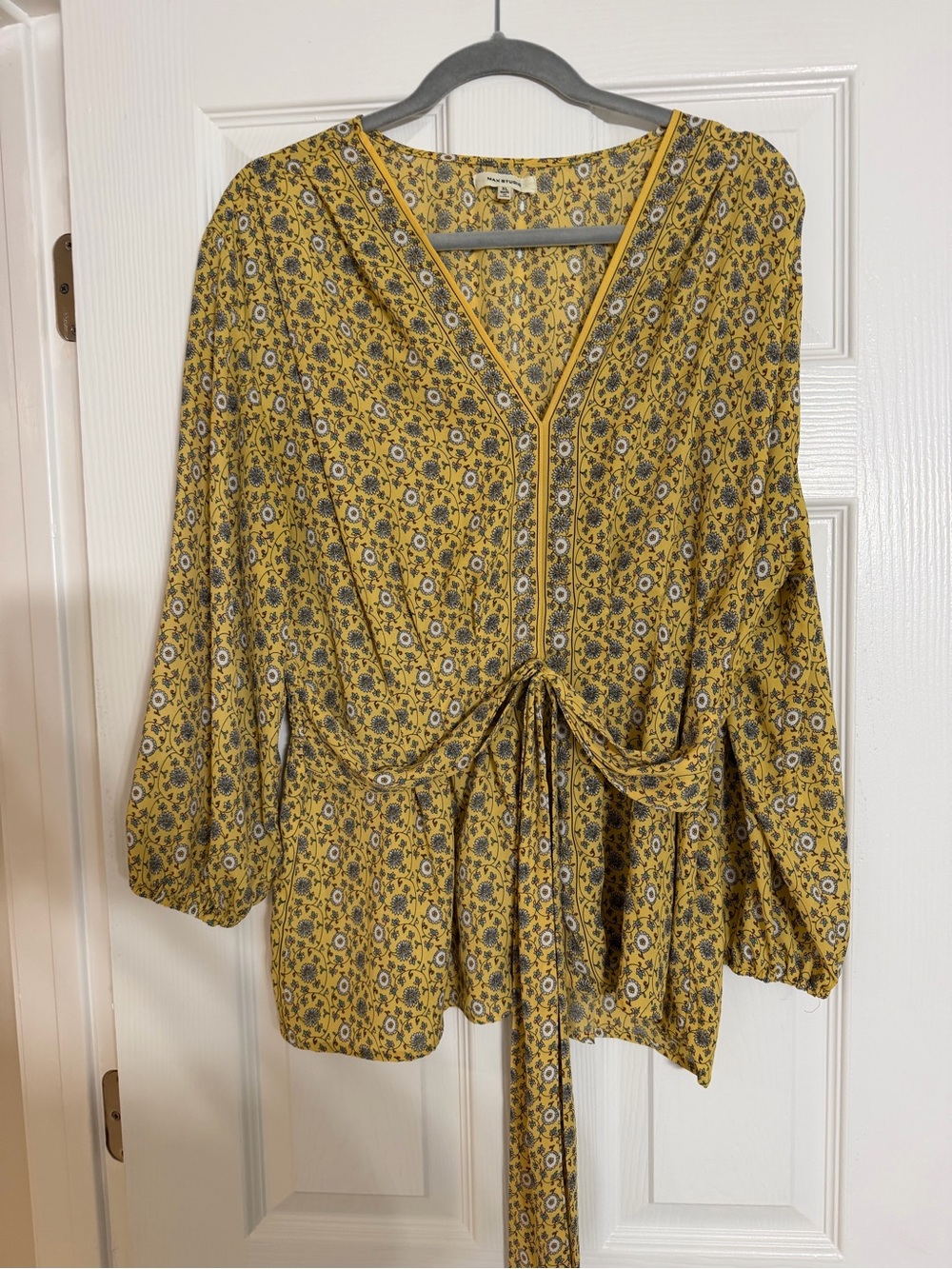 Max Studio Mustard Yellow Floral V-Neck Tie-Waist Blouse